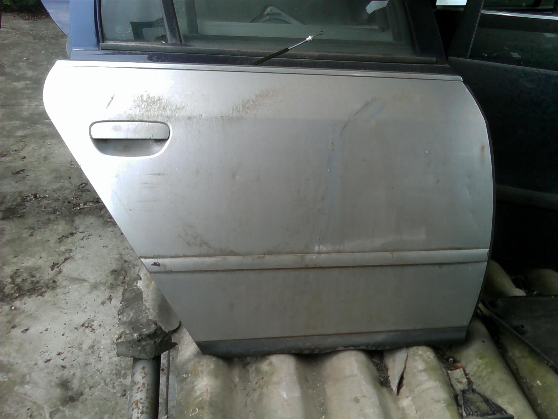 usa dreapta spate fara rama Audi A6, an 2001