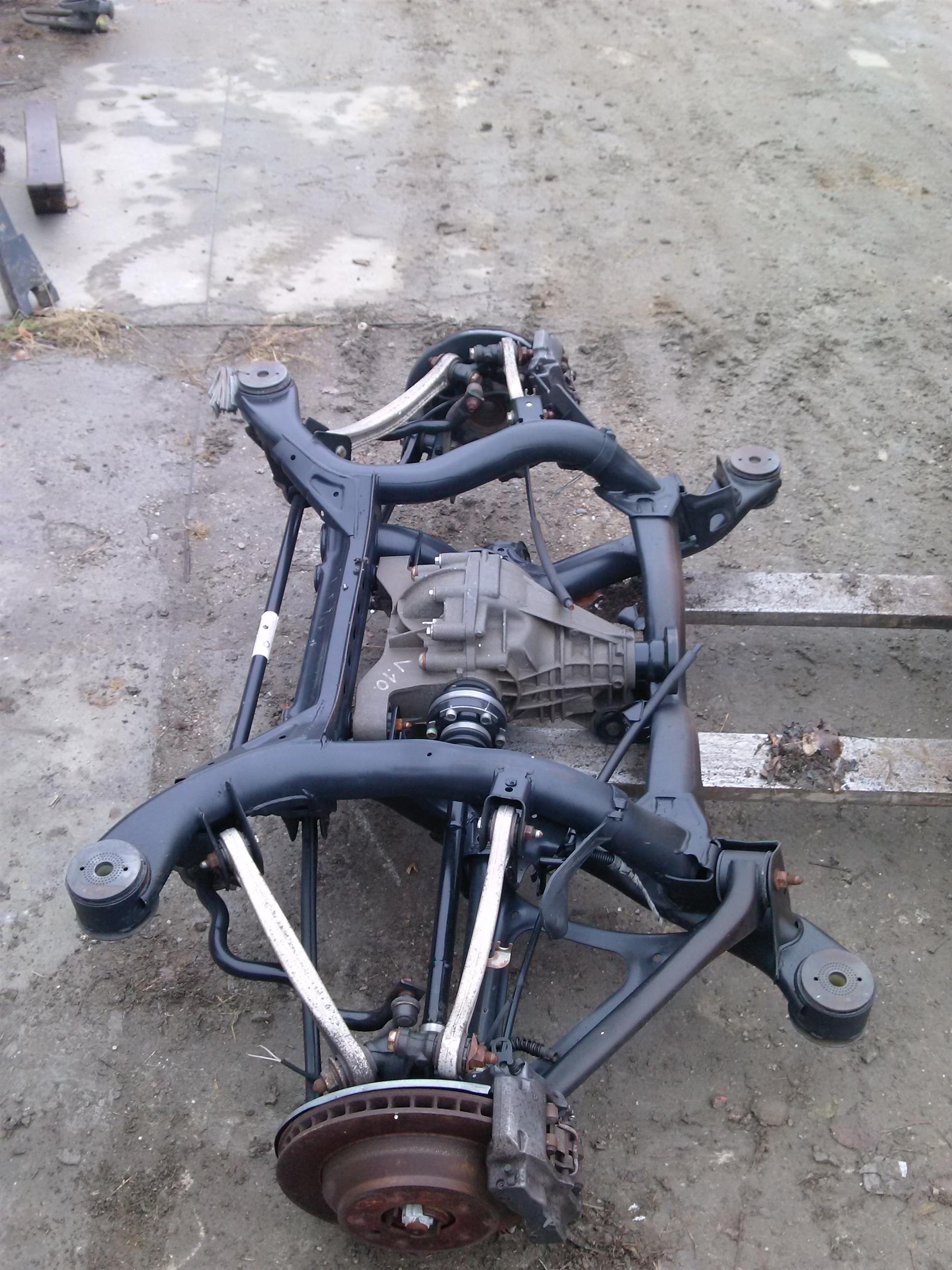 punte spate completa Volkswagen Touareg V10, an 2005