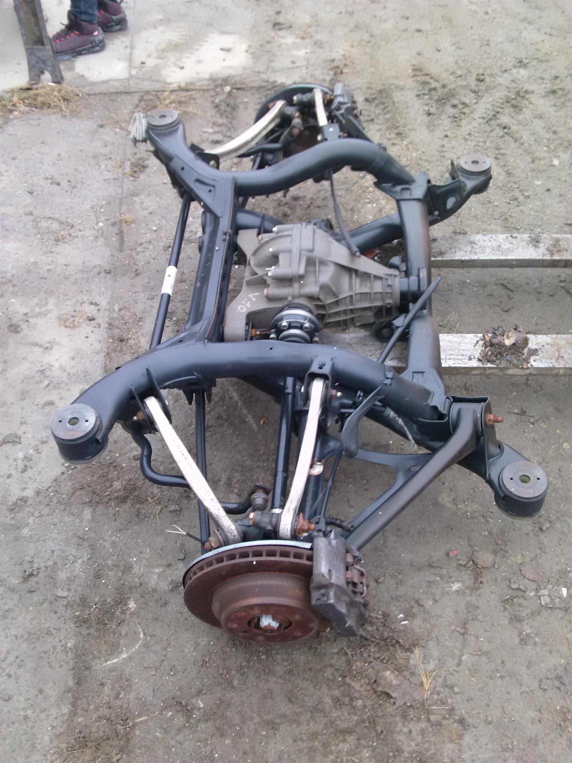 tirant punte stanga spate Volkswagen Touareg, an 2005