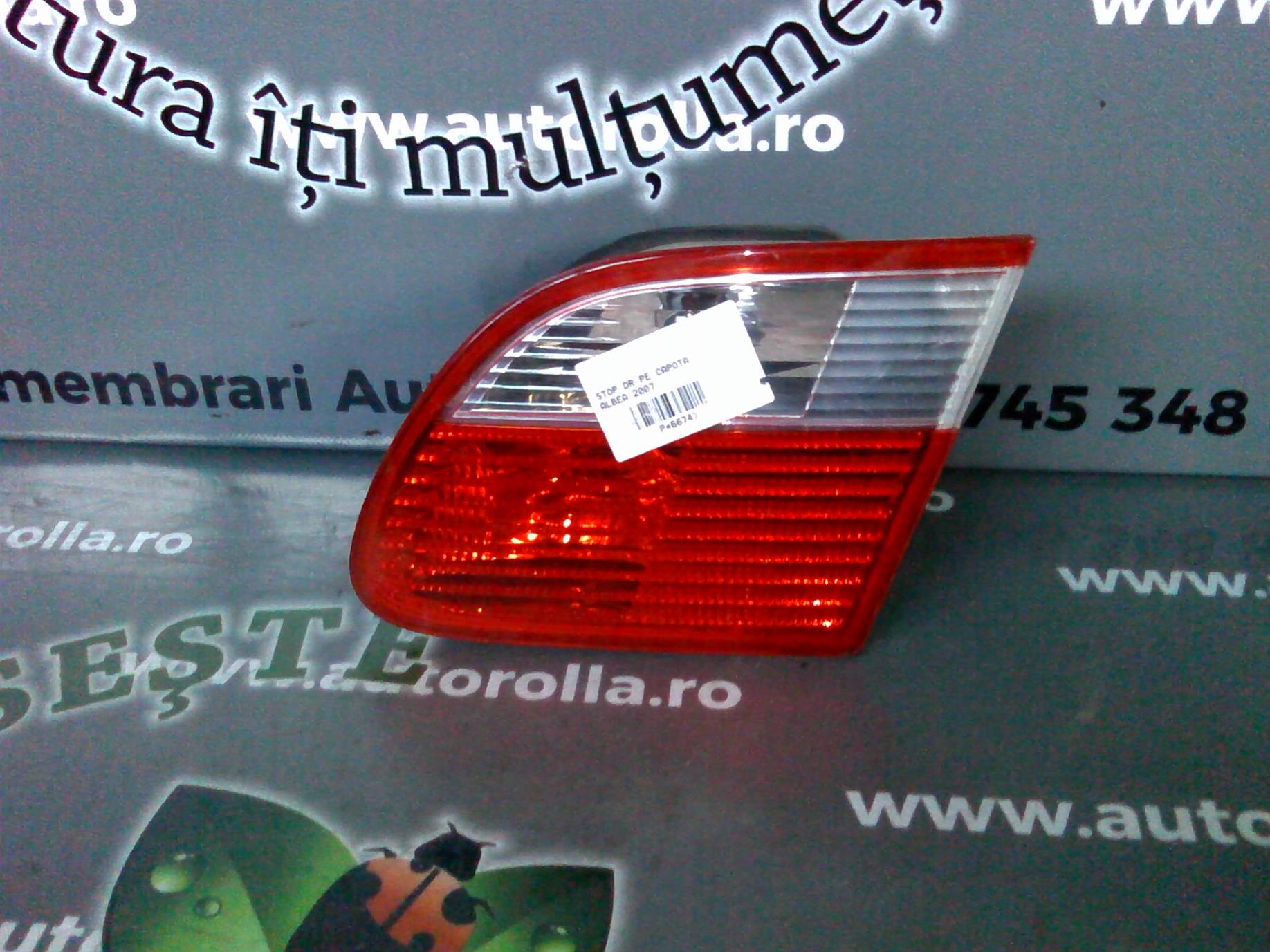 stop dreapta pe capota Fiat Albea, an 2007