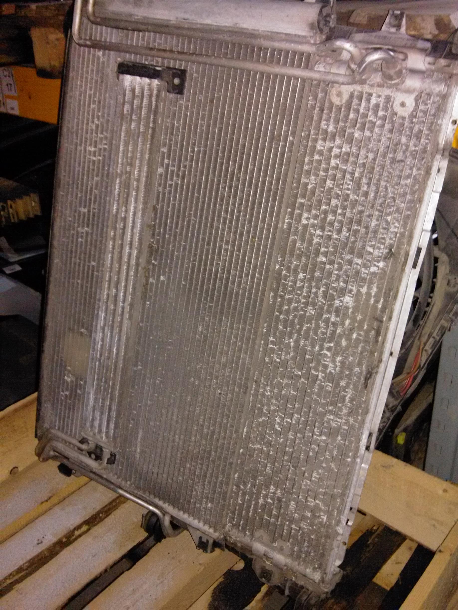 radiator racire servodirectie Porsche Cayenne, an 2006