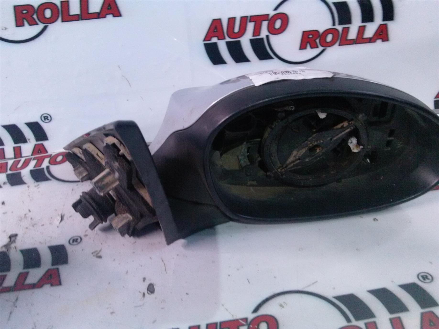 oglinda electrica dreapta BMW E81