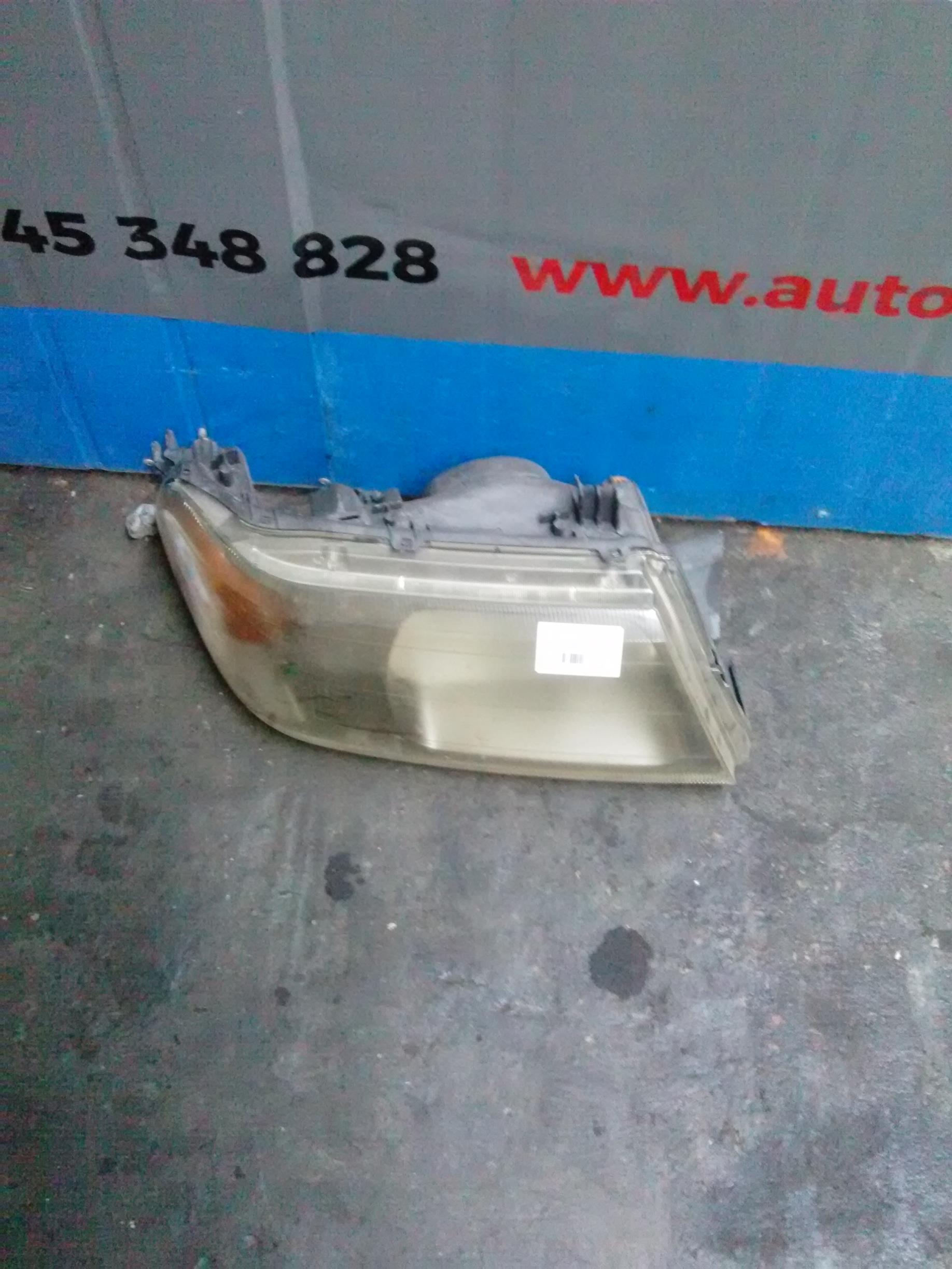 far dreapta urechi rupte Mitsubishi Pajero Sport, an 2001