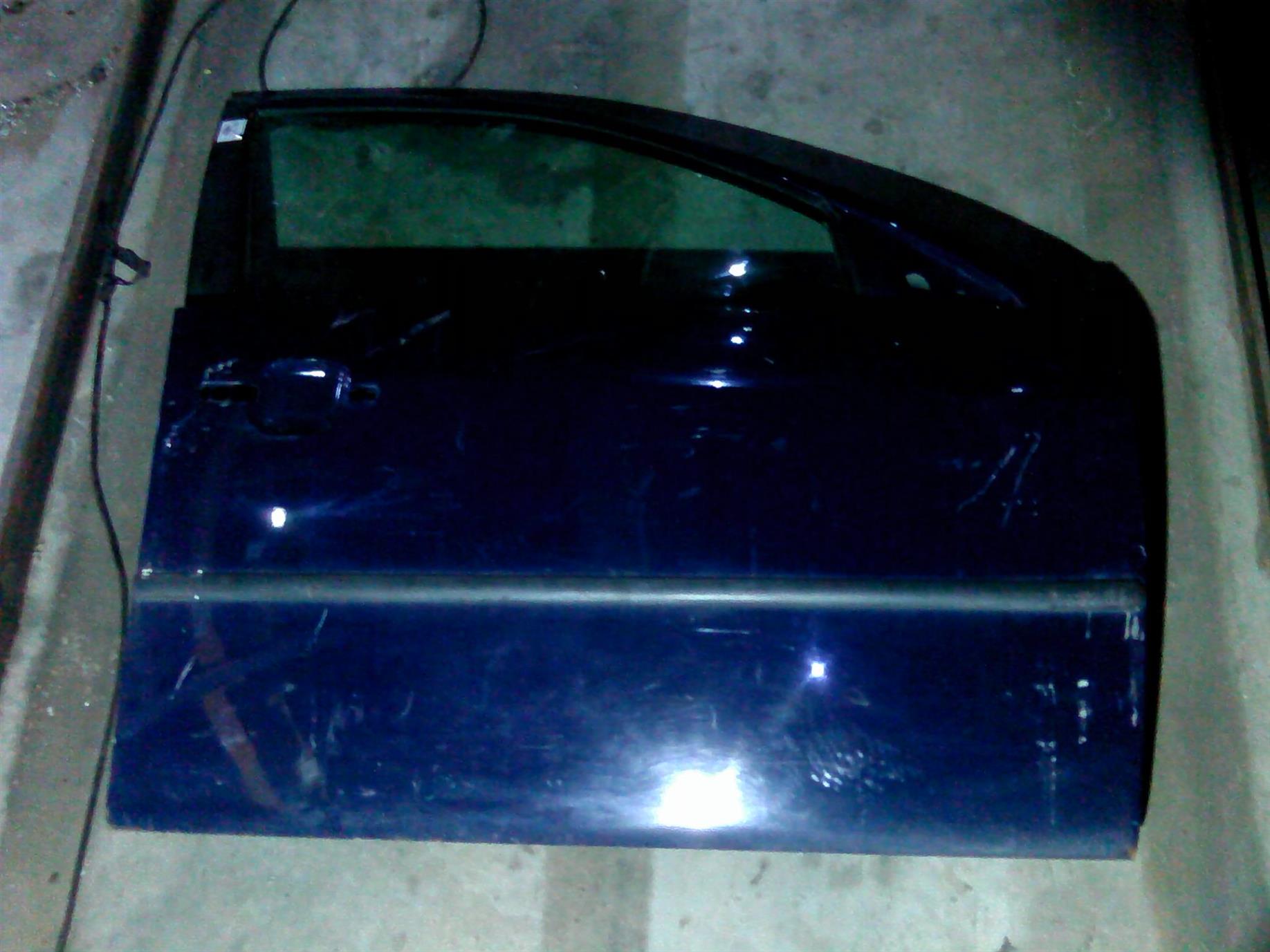 usa dreapta fata completa Ford Mondeo, an 2001