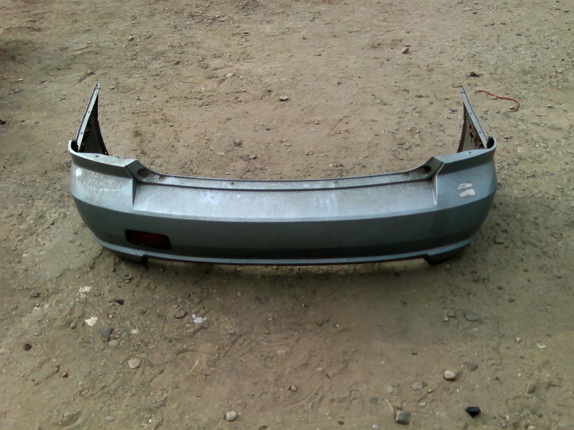 bara spate Hyundai Accent, an 2005