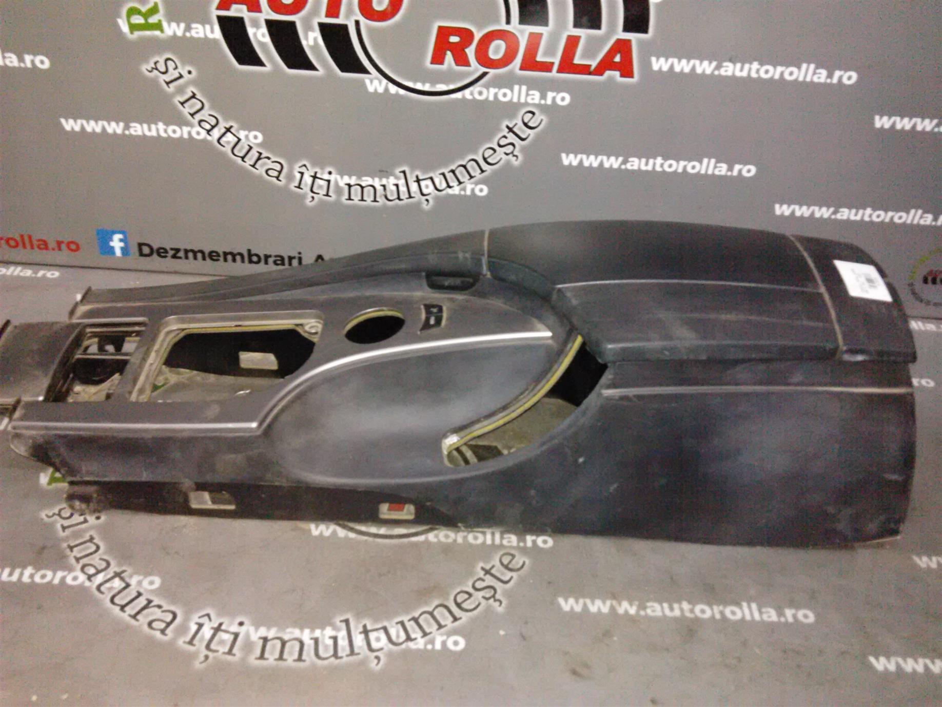 consola intre scaune BMW E60 an 2005
