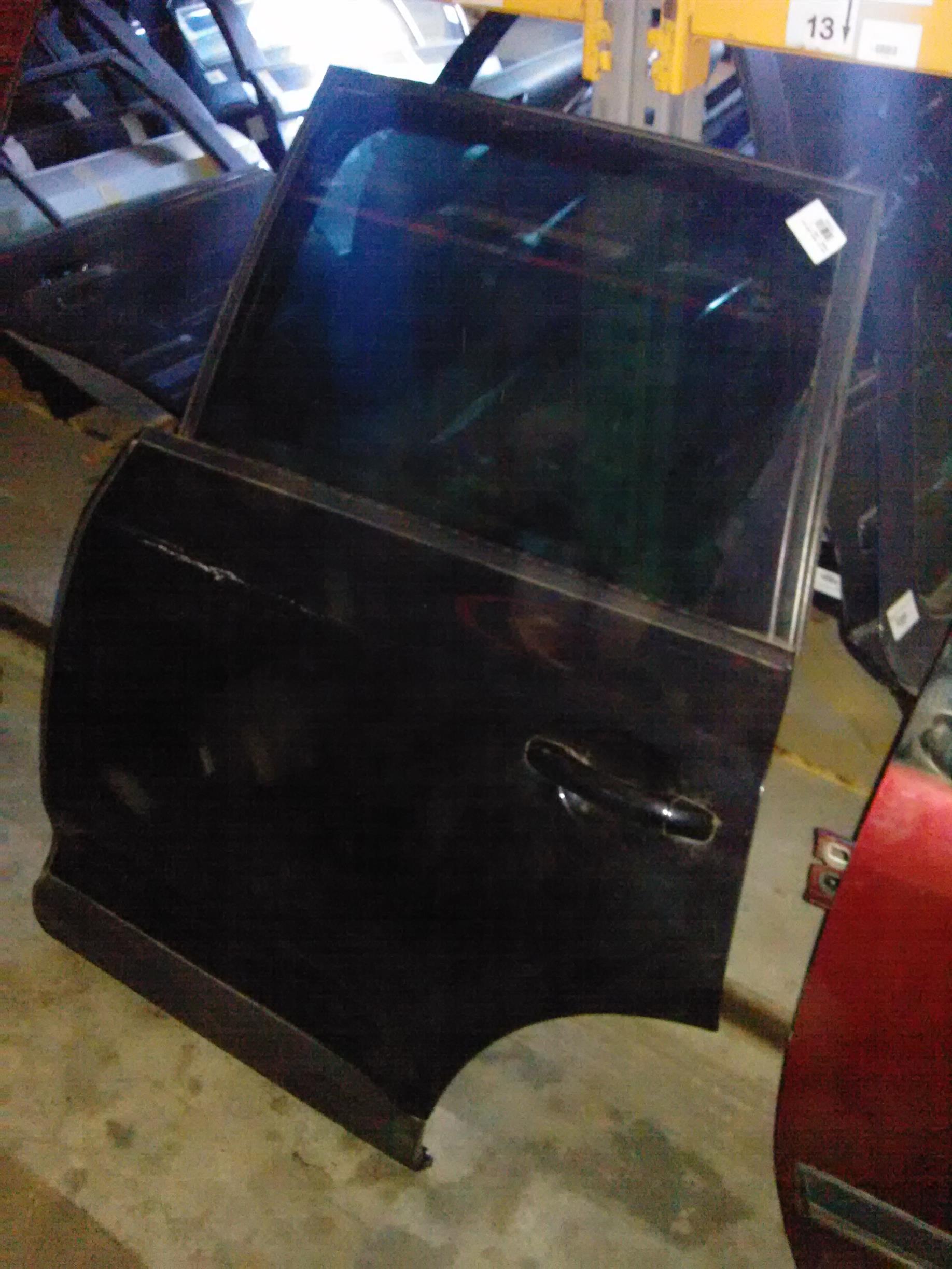 usa stanga spate completa Volkswagen Touareg, an 2006