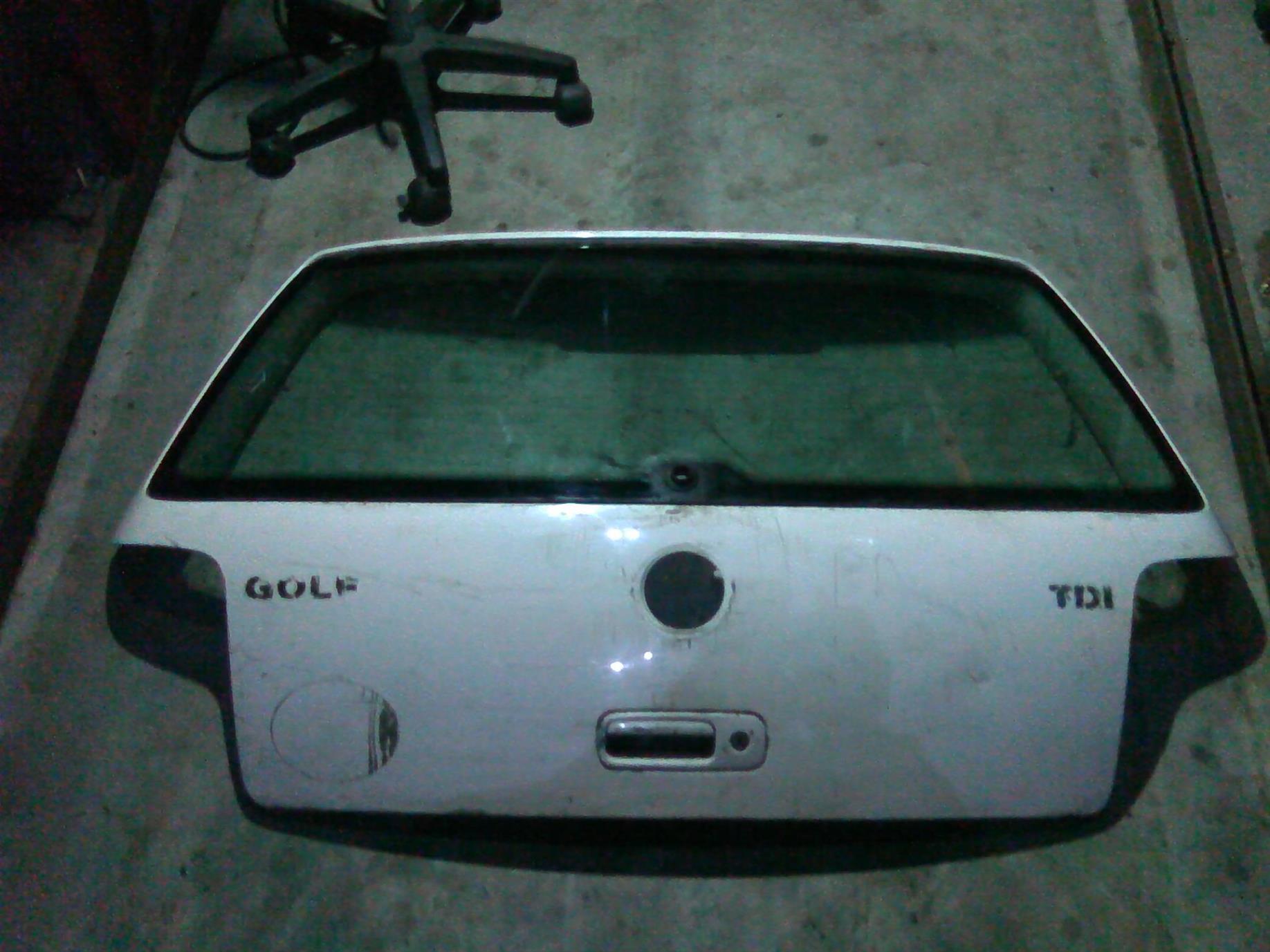 Haion si luneta Volkswagen Golf 4 hatchback