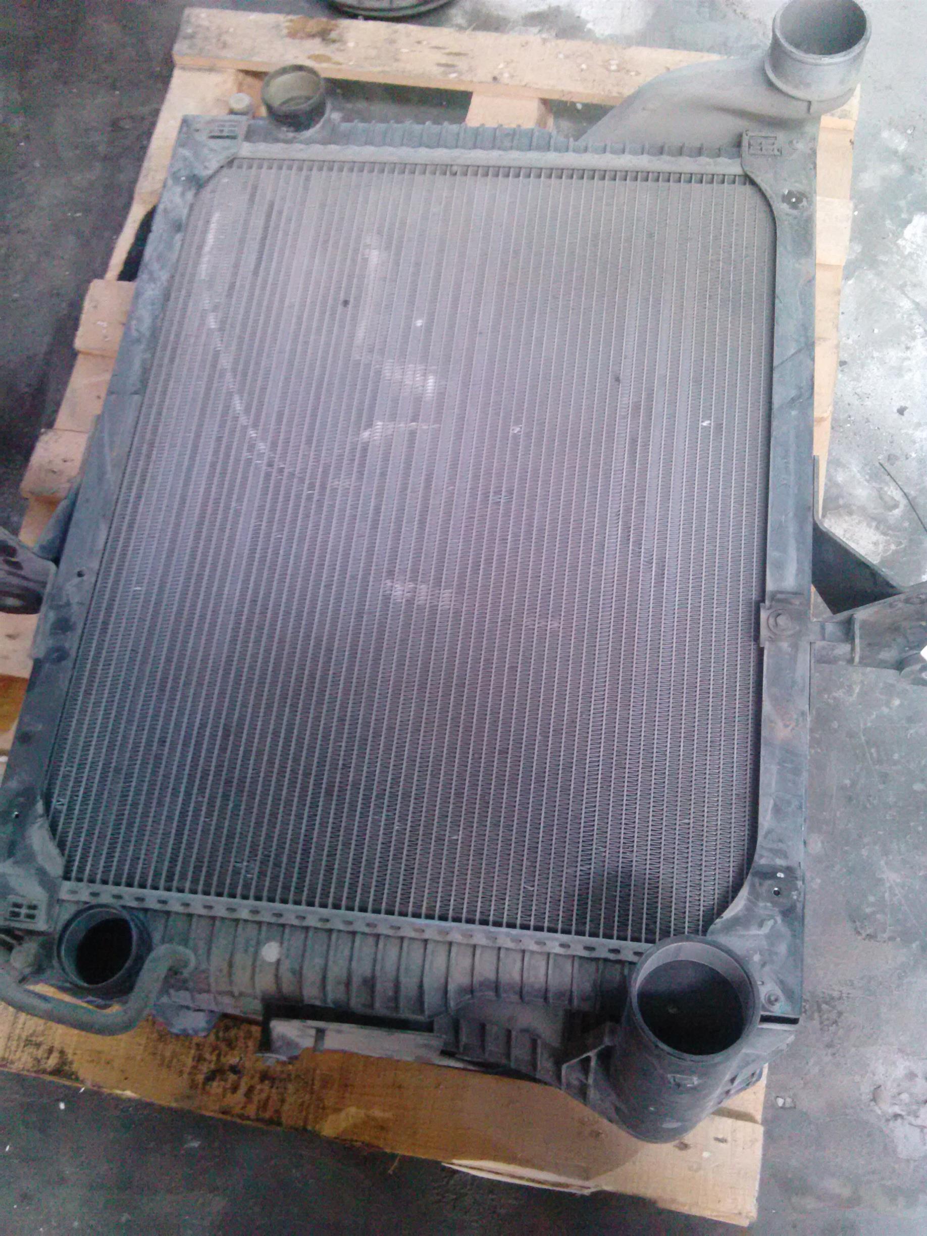 radiator intercooler Renault Midlum 240 DXI, an 2007