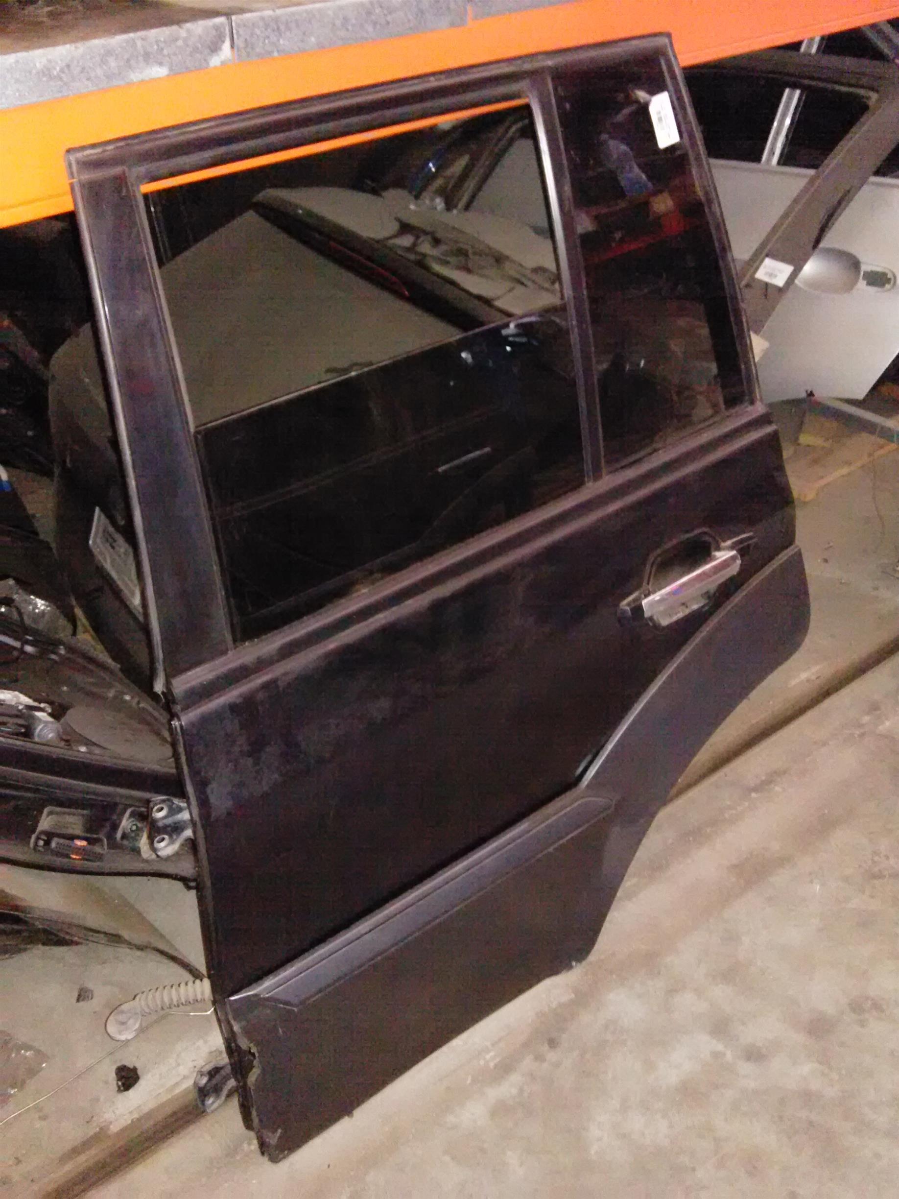 usa stanga spate completa Hyundai Terracan, an 2005