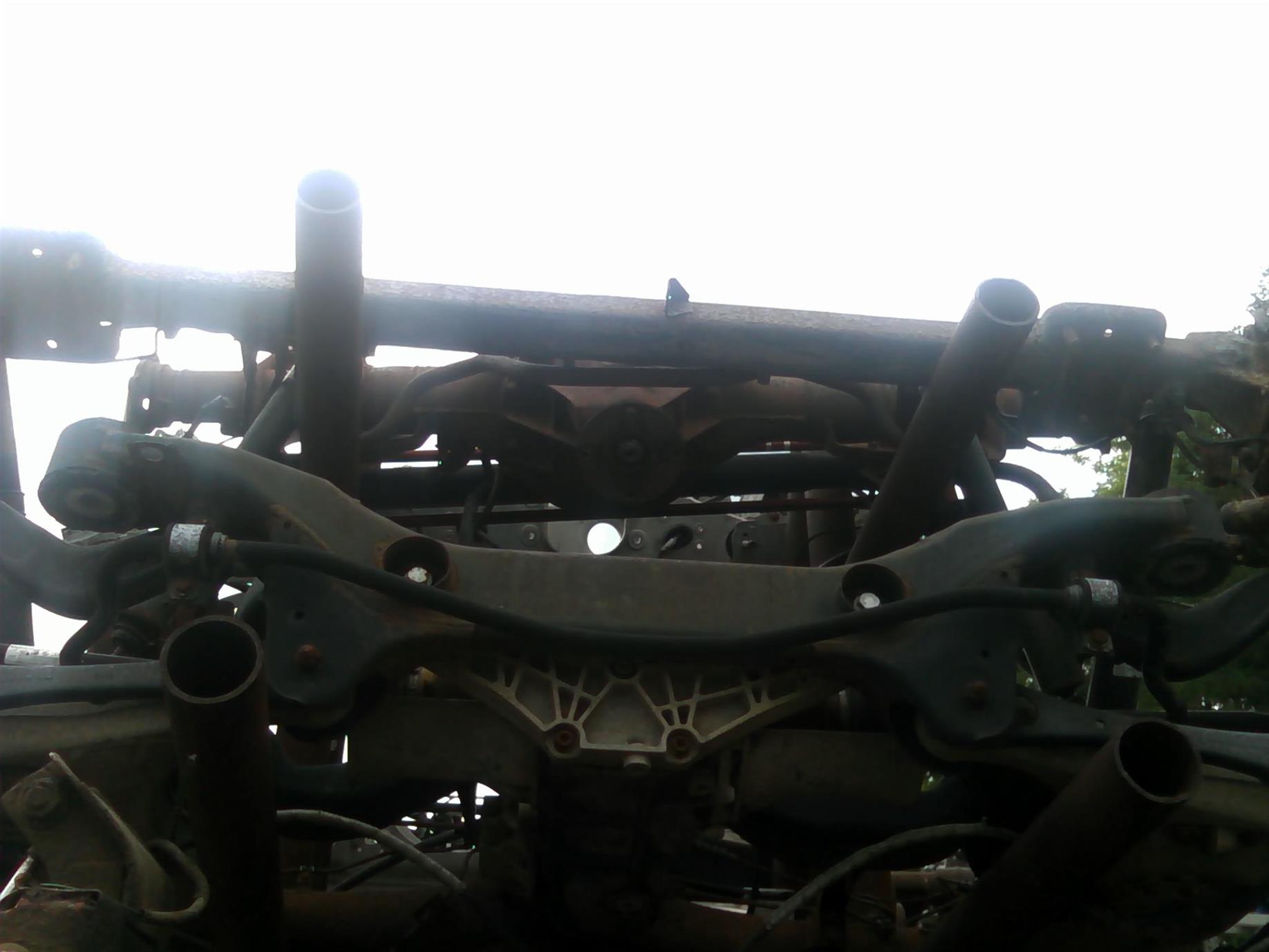 punte spate goala Mitsubishi Pajero 2