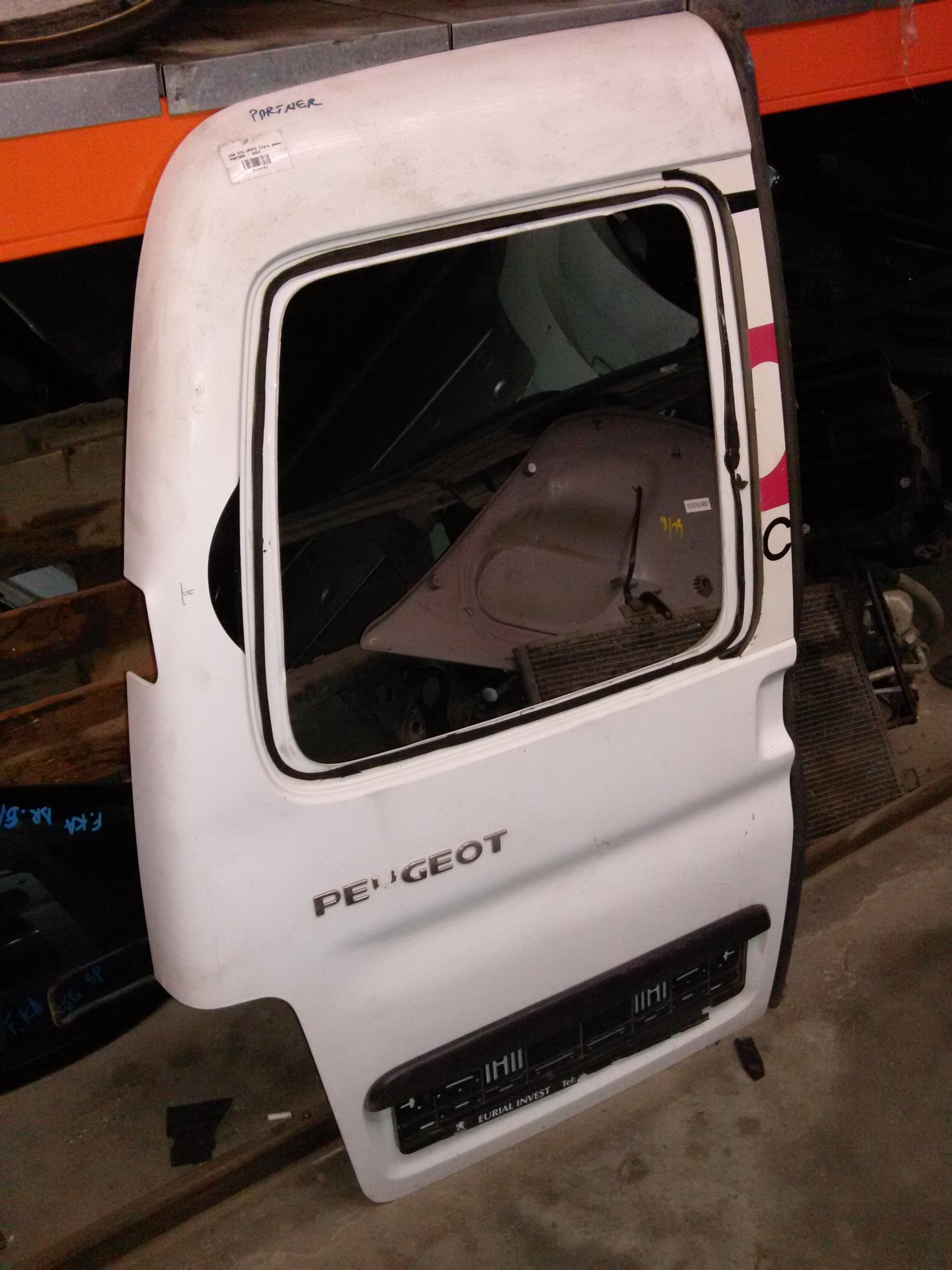 usa stanga spate fara geam Peugeot Partner, an 2004