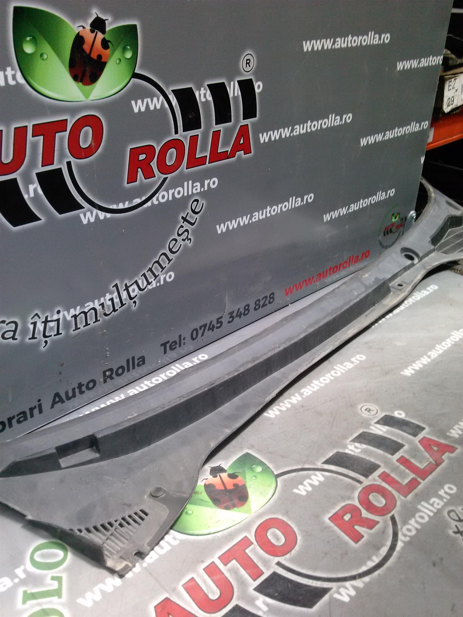 grila parbriz Fiat Punto 3, an 2010
