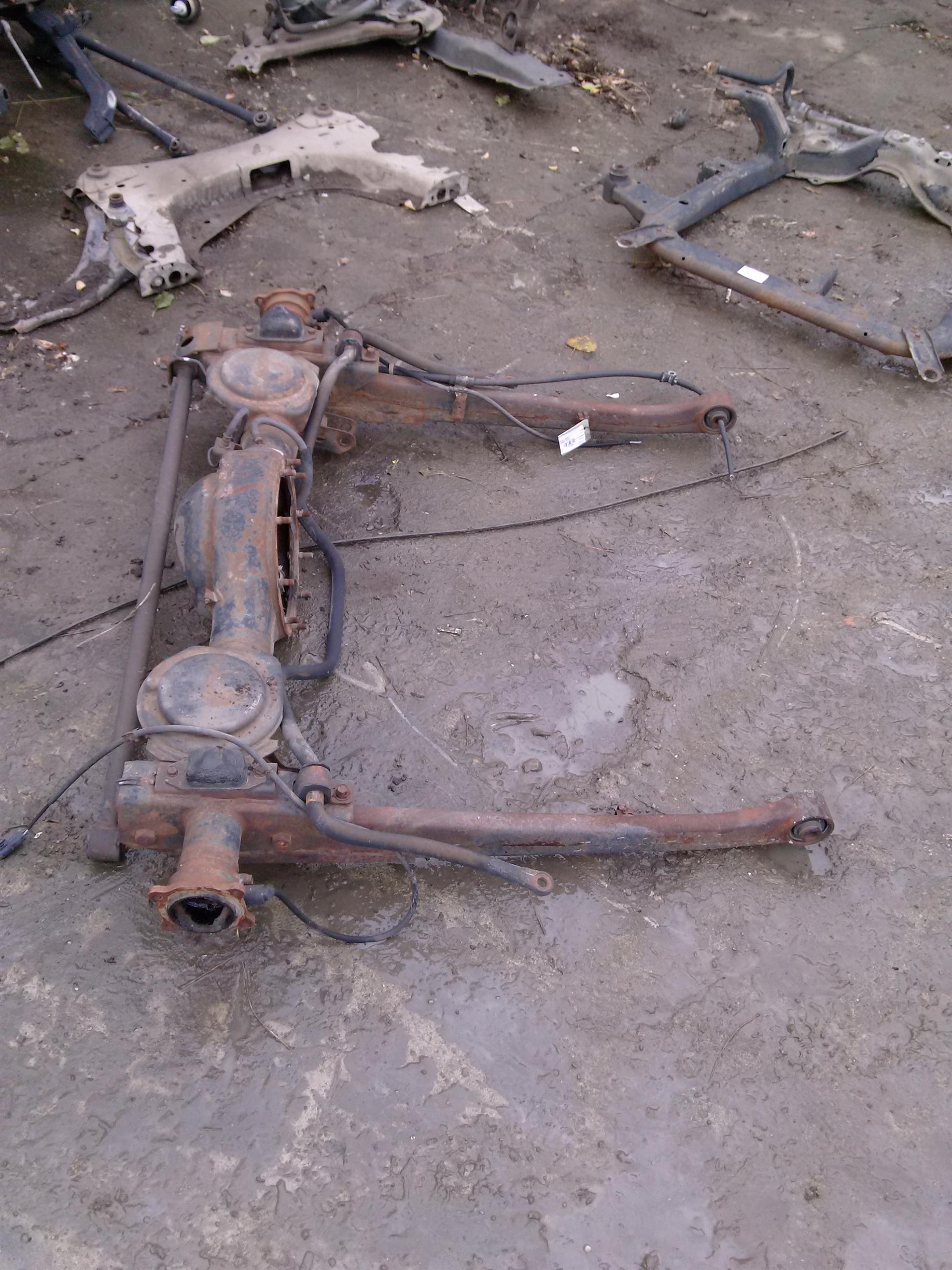 punte spate Mitsubishi Pajero Sport
