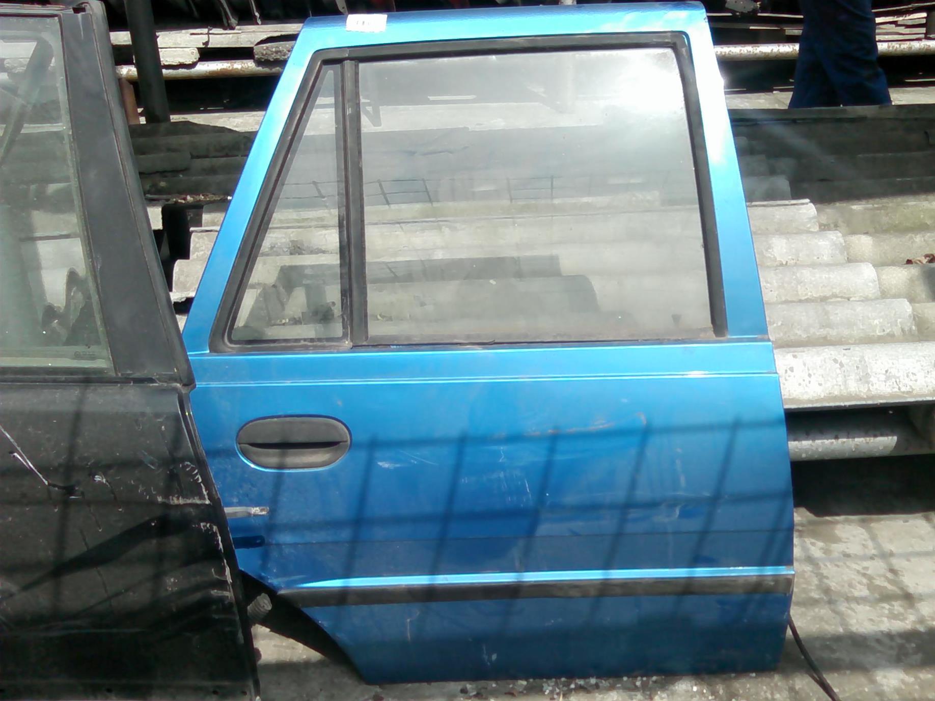 Usa fata Dacia SuperNova (2000–2003)