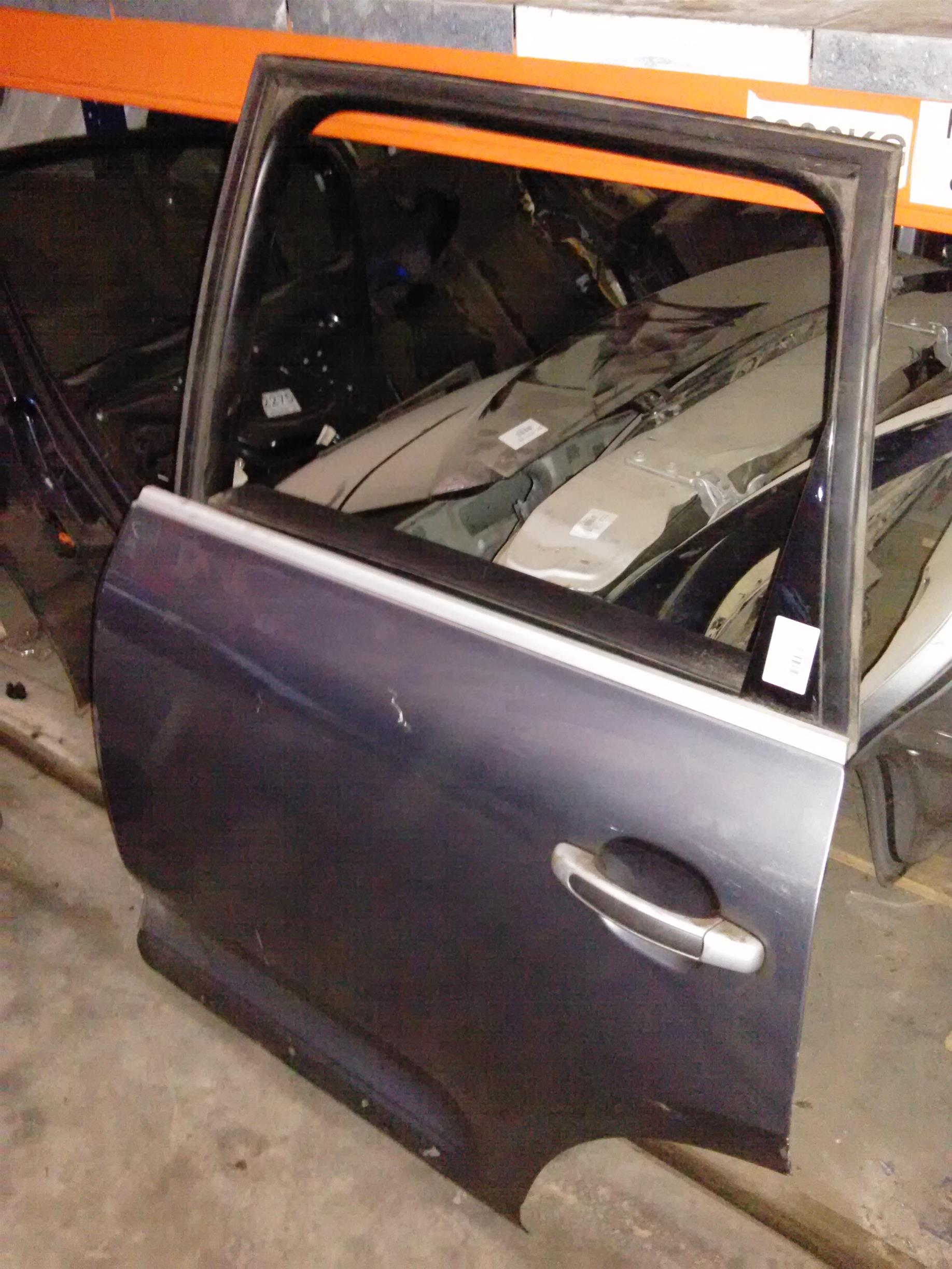 usa stanga spate completa Porsche Cayenne, an 2003