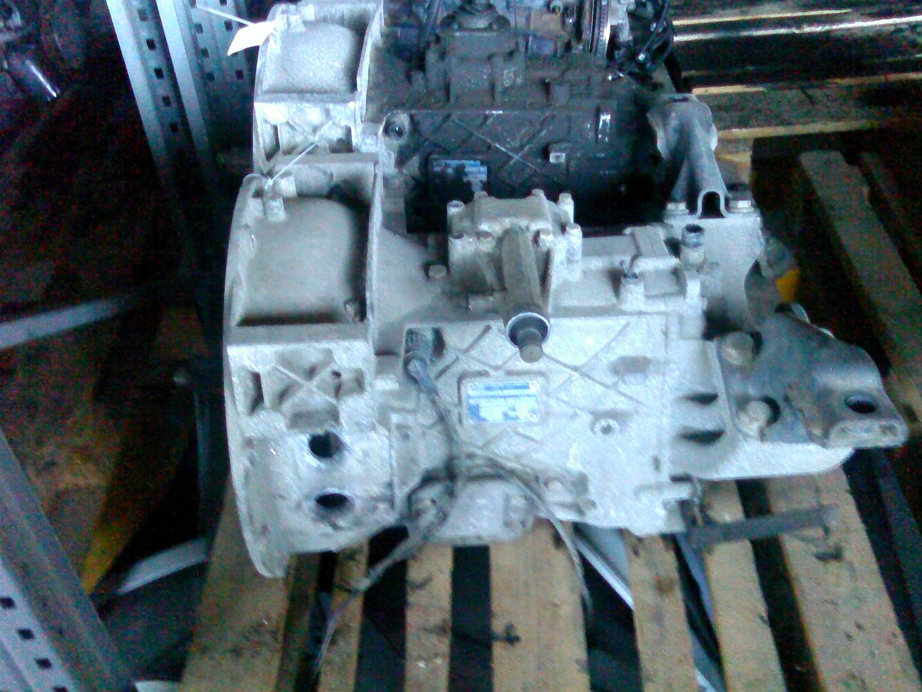 cutie viteze s 5 40 si suporti Mercedes Atego 815