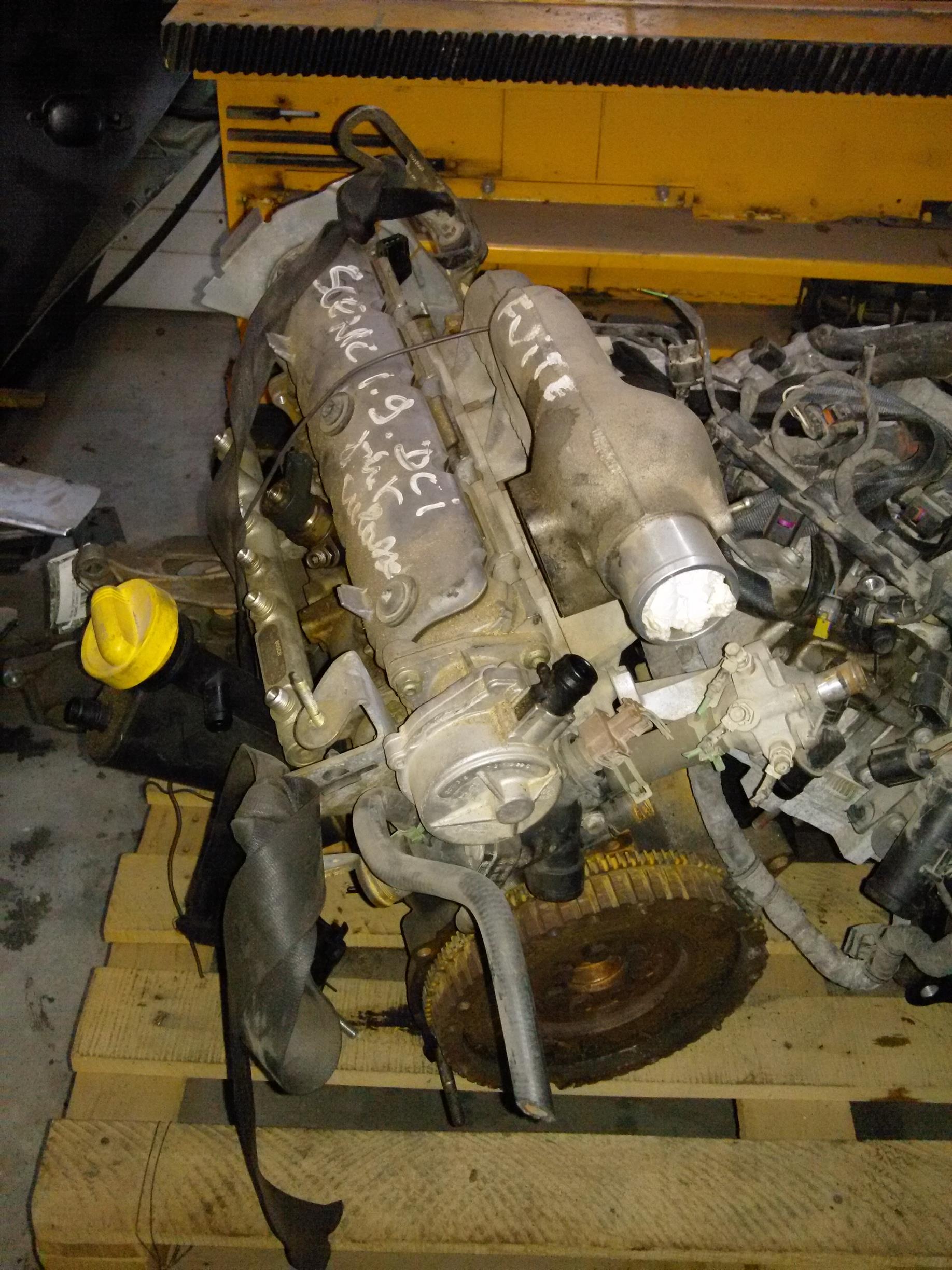 pompa vacuum Renault Megane Scenic 1.9DCI, an 2000