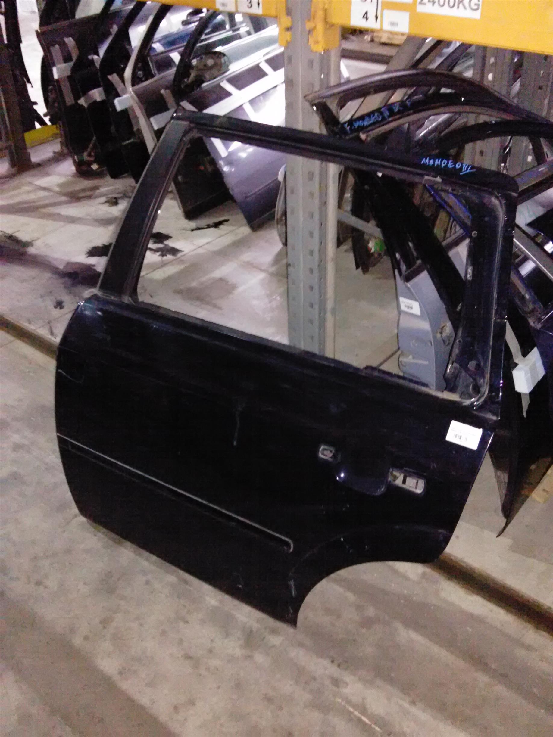 usa stanga spate break si macara Ford Mondeo break