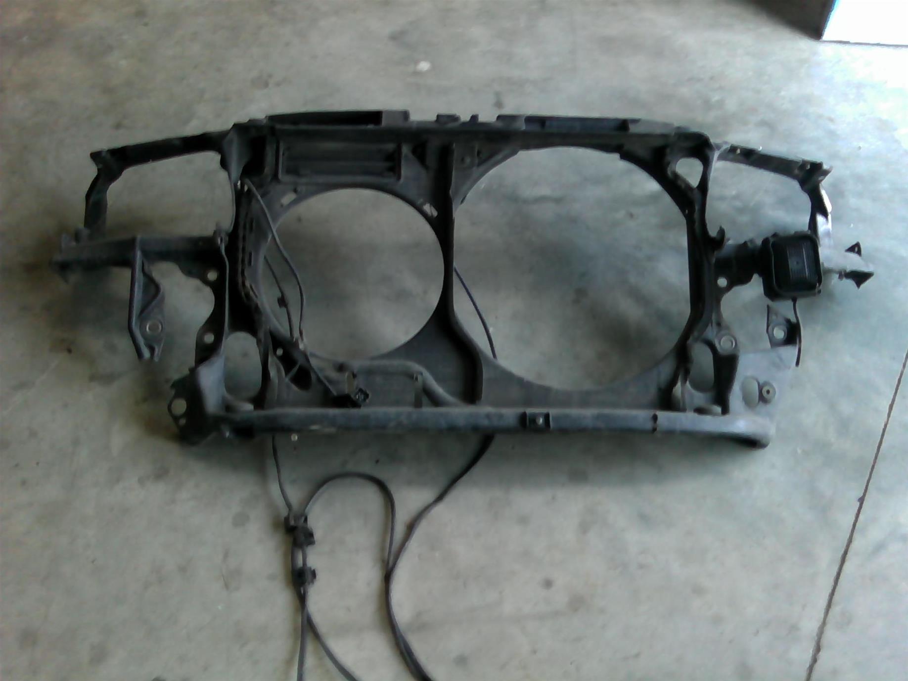 tragar si incuietoare capota Audi A4, an 2000