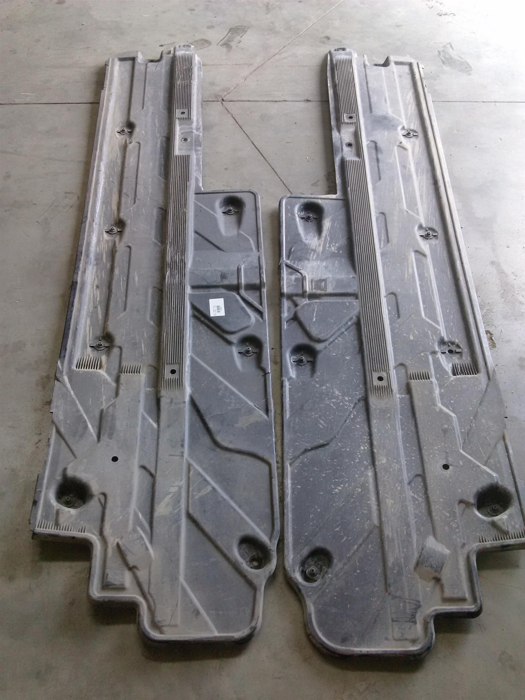 scut podea stanga si dreapta Mercedes Eclass W207 coupe, 2.2CDI, an 2011