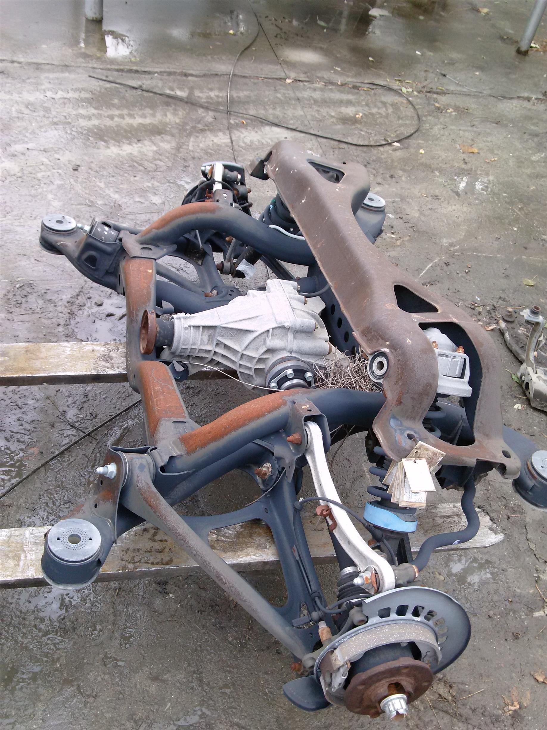 punte spate completa Volkswagen Touareg, 3.2S, an 2005