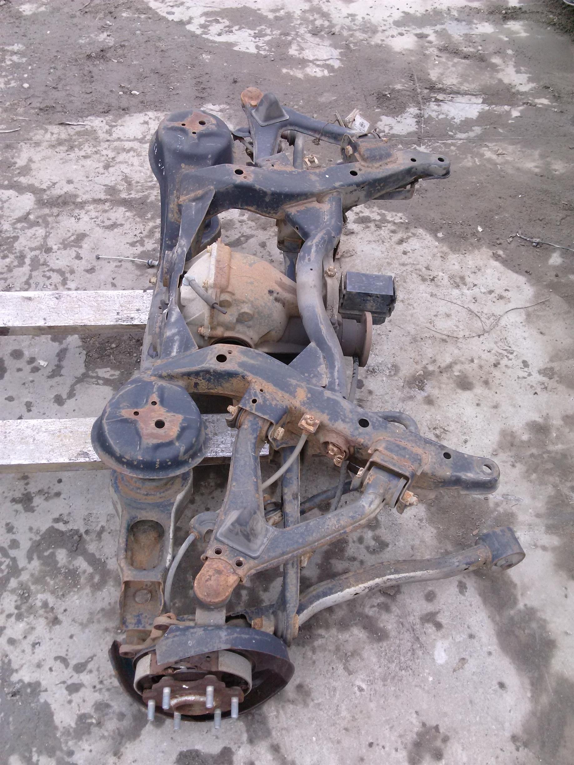 punte spate completa Mitsubishi Pajero 3, 3.2DID, an 2006